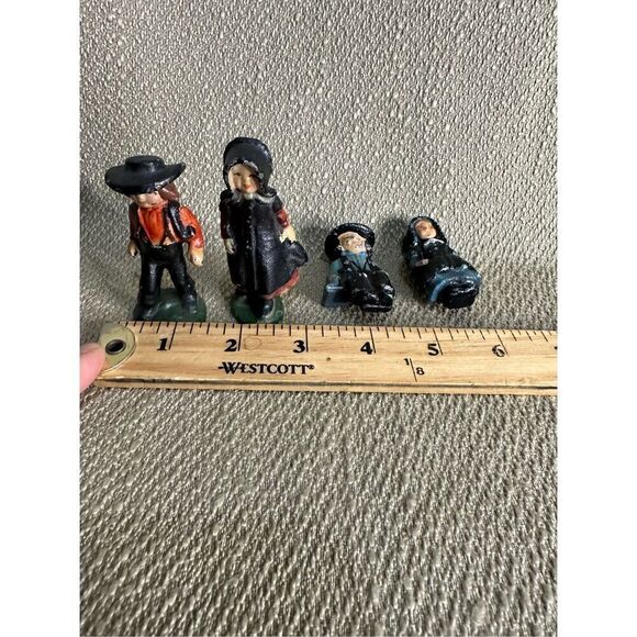 Vintage Cast Iron Amish Family Figurine Set of 4 Mini Shelf Sitters and Figures - Picture 10 of 10